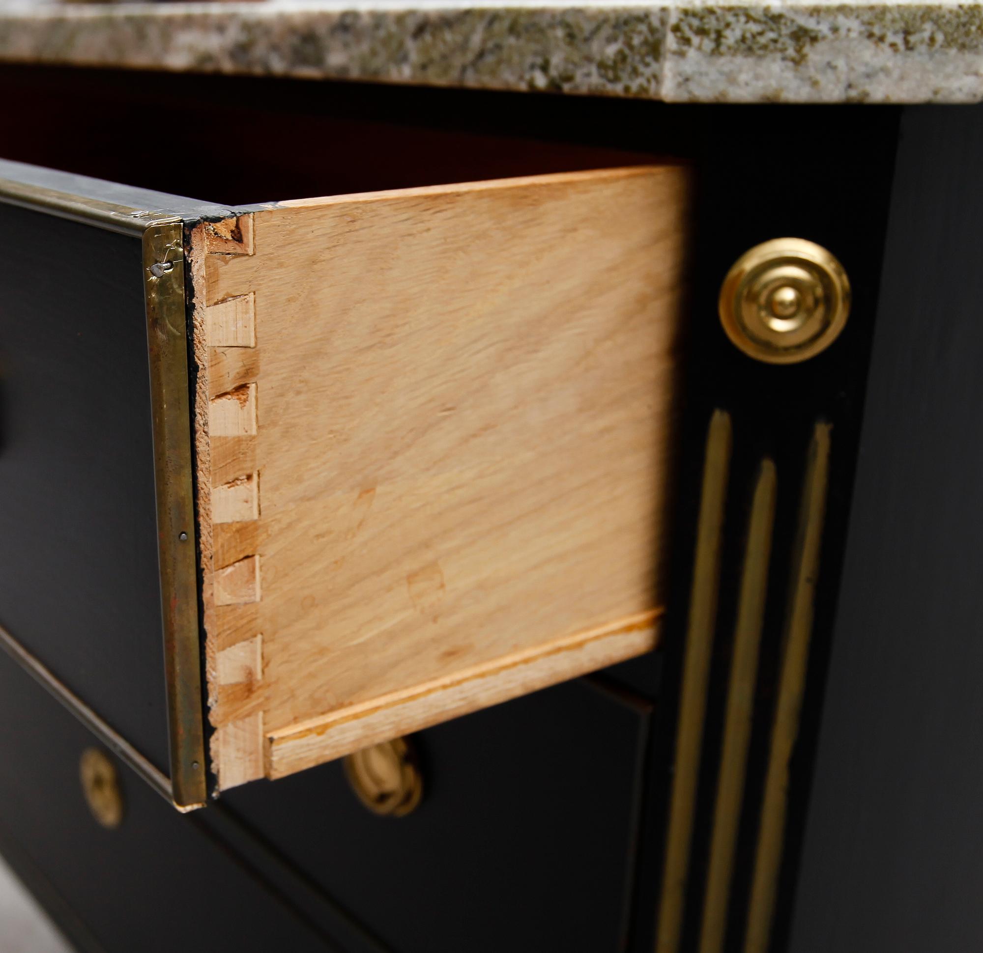 BYRÅ, gustaviansk stil, 1900-talets andra hälft.