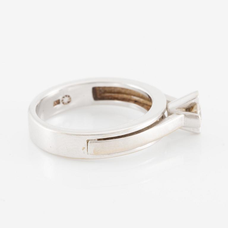 Ring in 18K white gold set with a brilliant-cut diamond, approximately 0.21 ct.