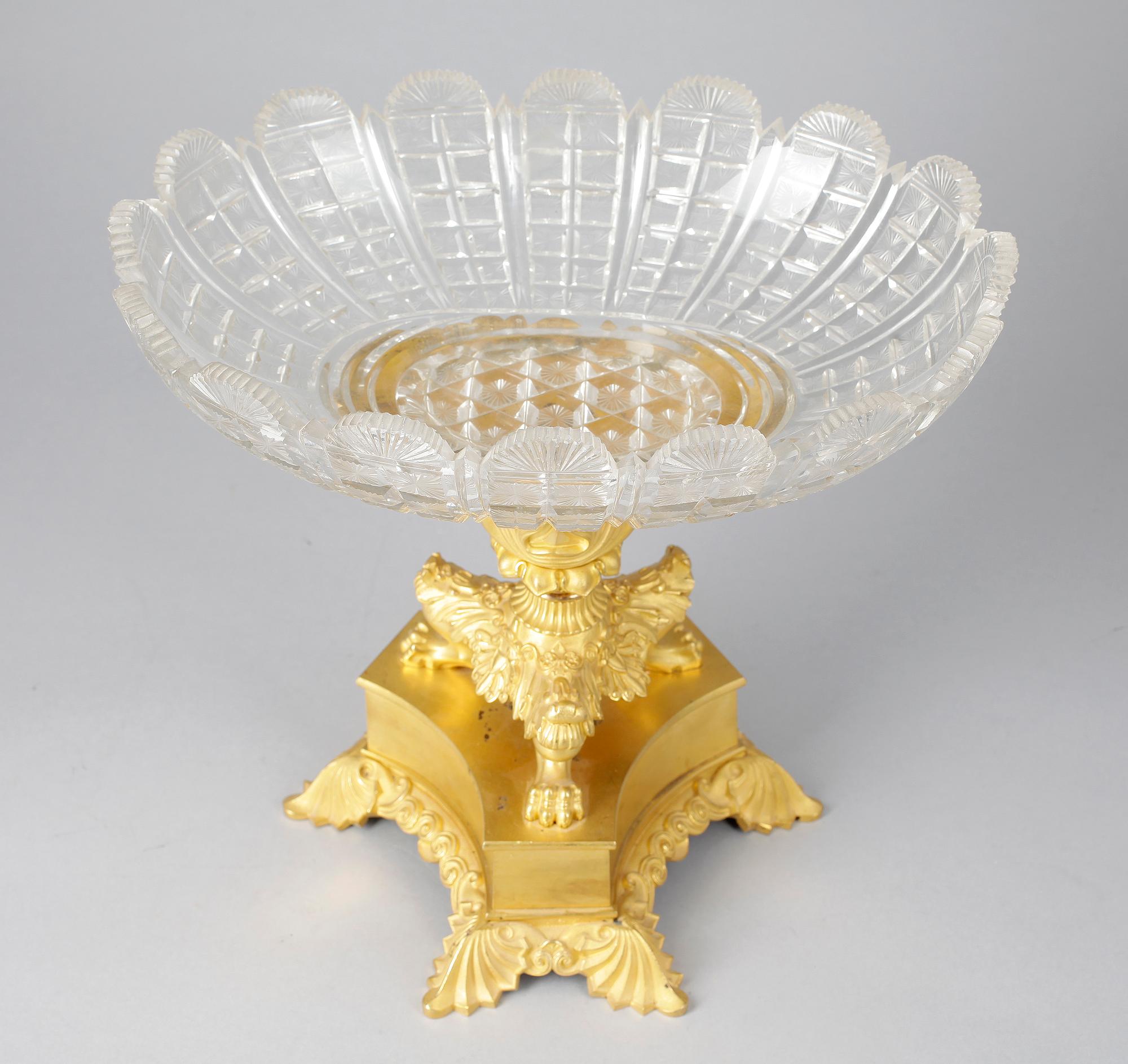 BORDSUPPSATS, glas samt mässing, senempir, 1800-talets första hälft/mitt.