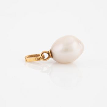 Pendant, 18K gold with pearl.