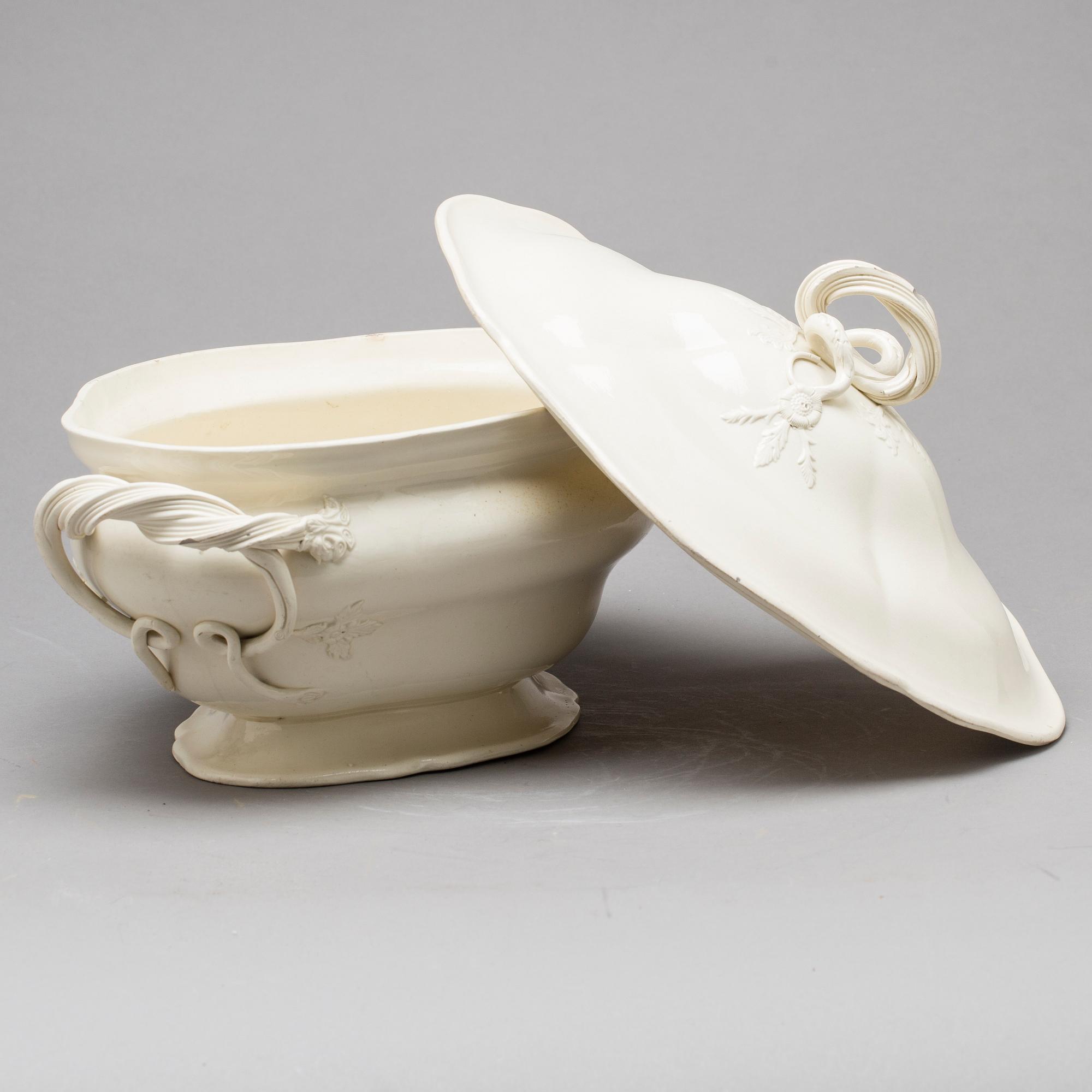 SOPPTERRIN, fajans, trol England 1700/1800-tal.