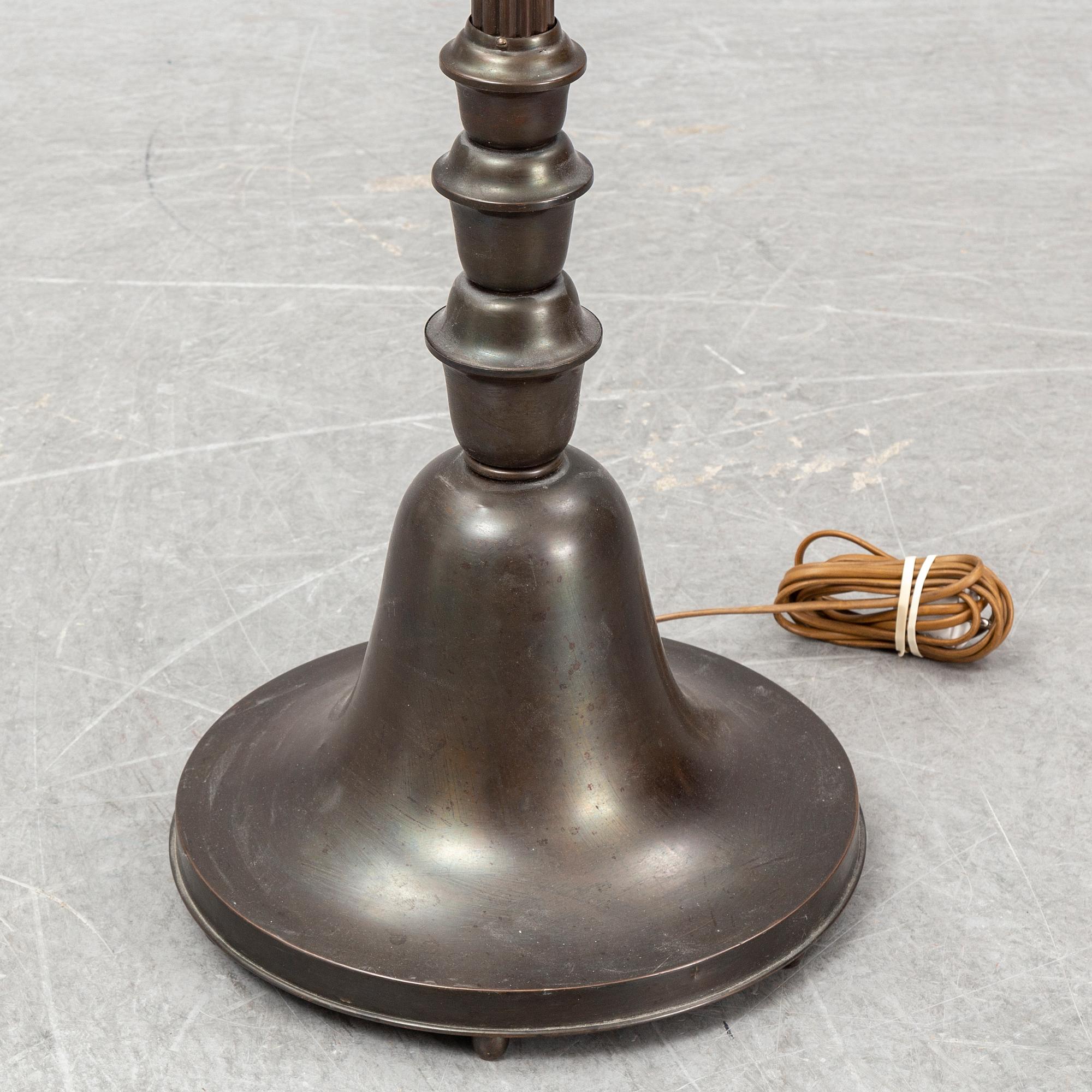 GOLVLAMPA,  1920/30 tal.