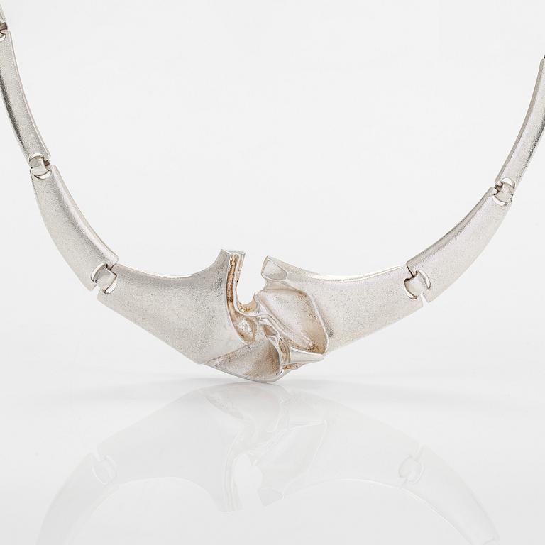 Björn Weckström, a sterling silver necklace 'Cross waves', Lapponia 1991.