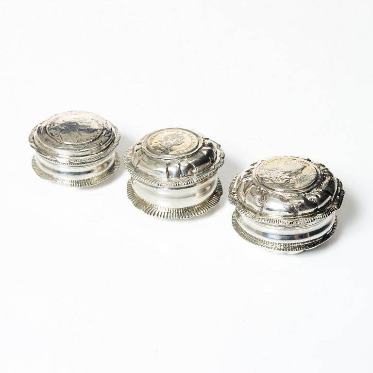 A set of three 18th/19th century silver snuff boxes.
