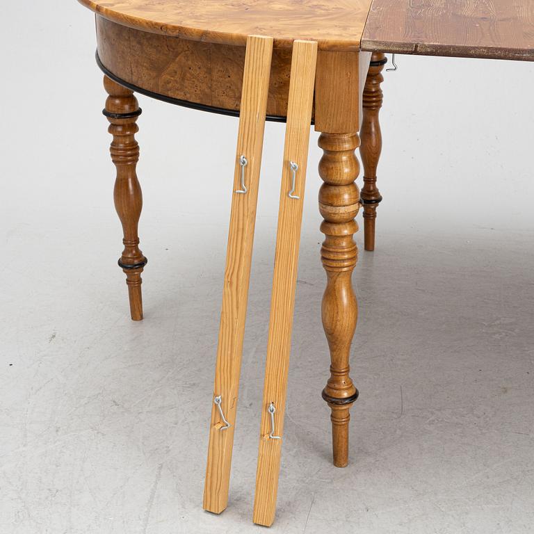 Table, demi-lune model, two parts, first half of the 20th century.