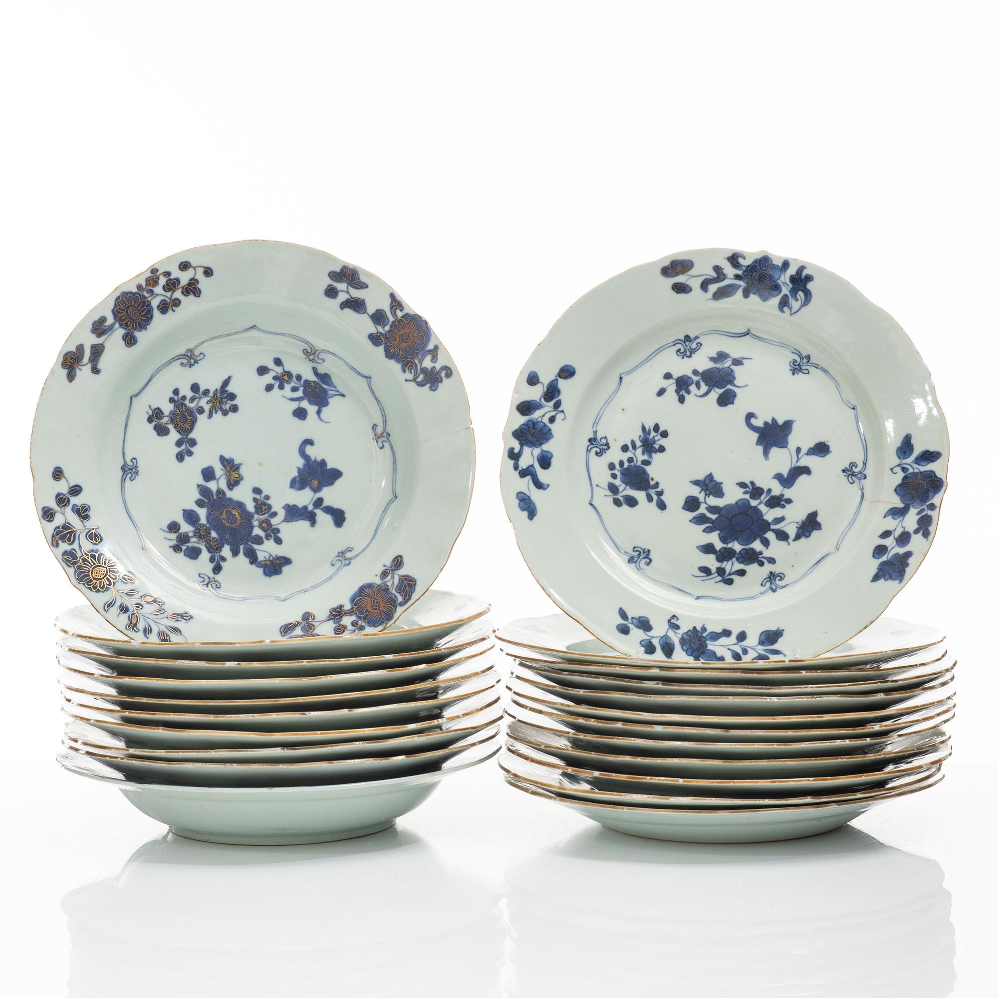 Tallrikar, 22 stycken, kompaniporslin, Kina, Qingdynastin, Qianlong (1736-95).