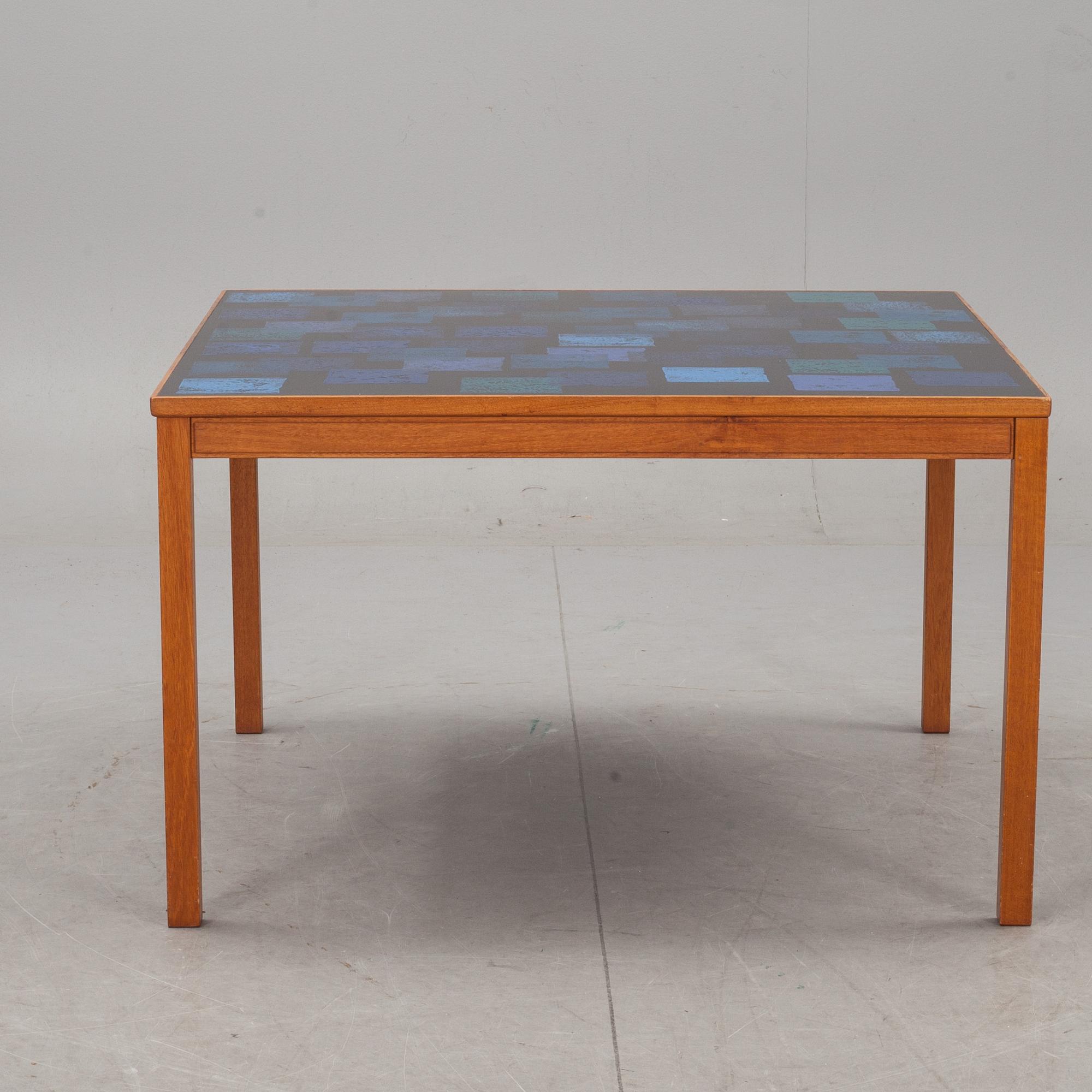 SOFFBORD, "Triva Dura" för NK, P Törneman. Signerad och daterad -63.