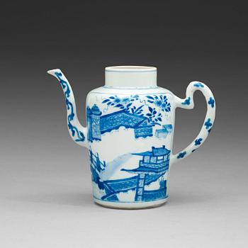 A blue and white tea pot, Qing dynasty Kangxi (1662-1722).