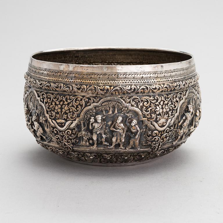A silver bowl from around the turn of the 20th century, presumably from India.