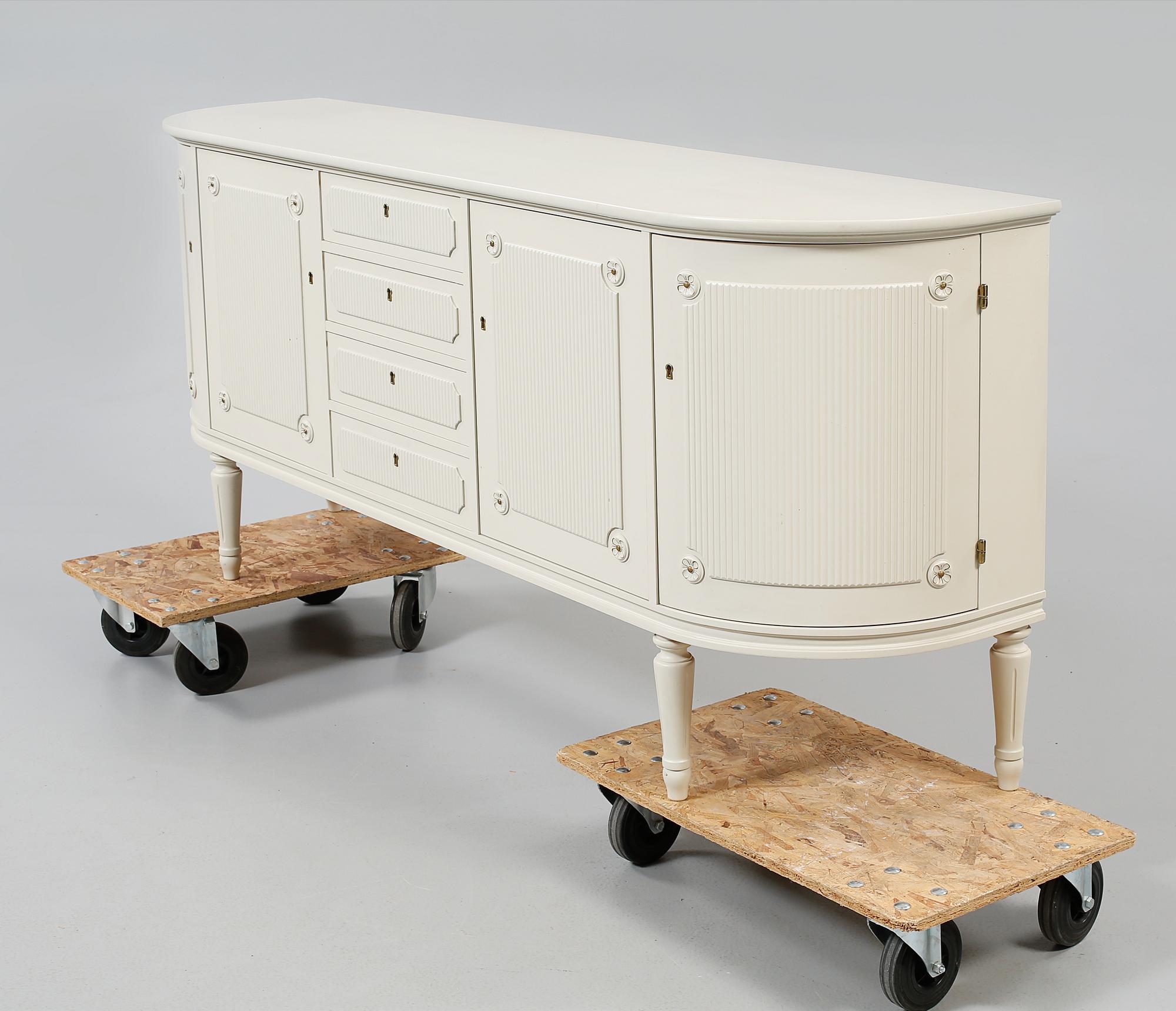 SIDEBOARD, gustaviansk stil, 1900-talets andra hälft.