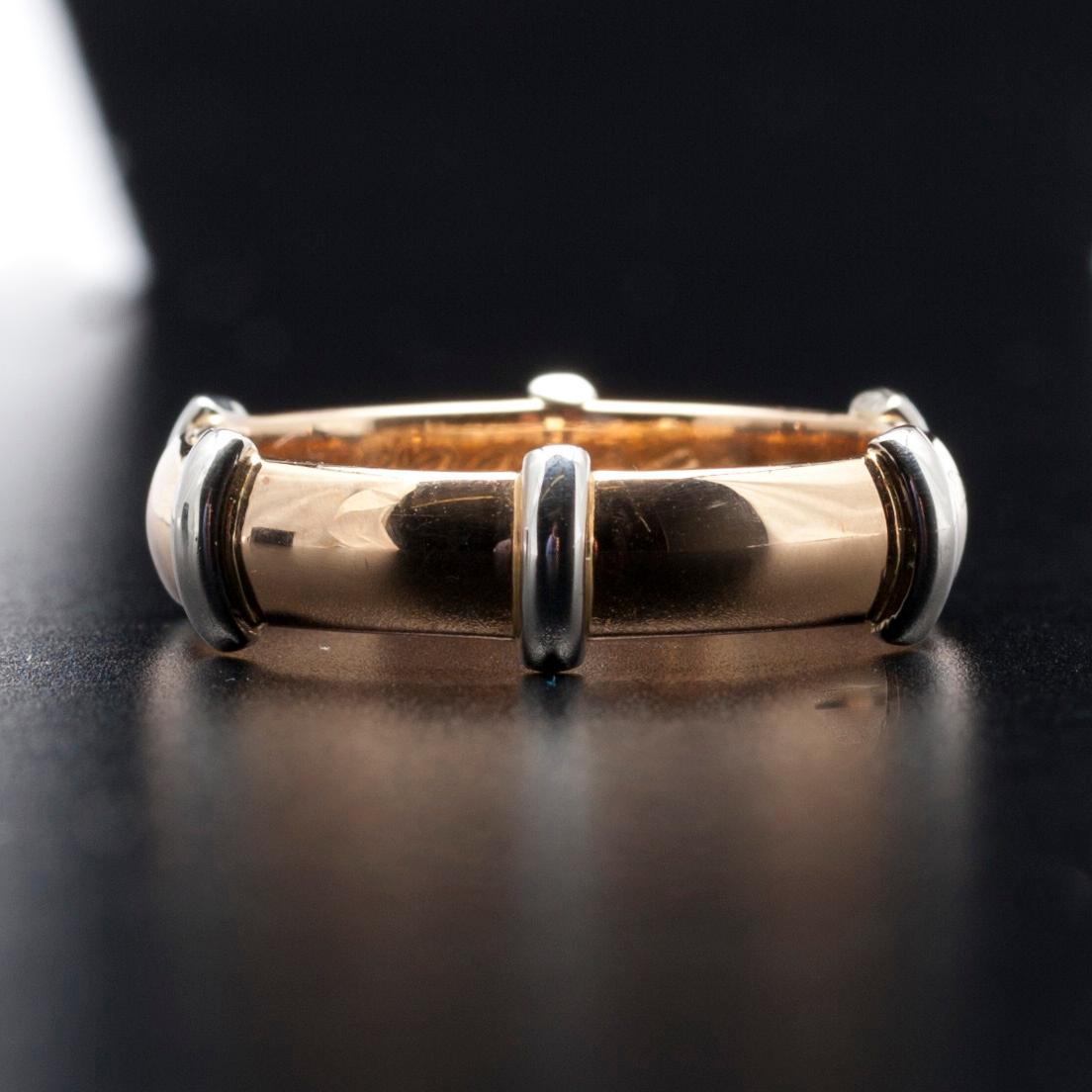 RING, tvåfärgat guld 14K, Petri Ruusunen, Åbo 2000. Vikt 5,5 g.