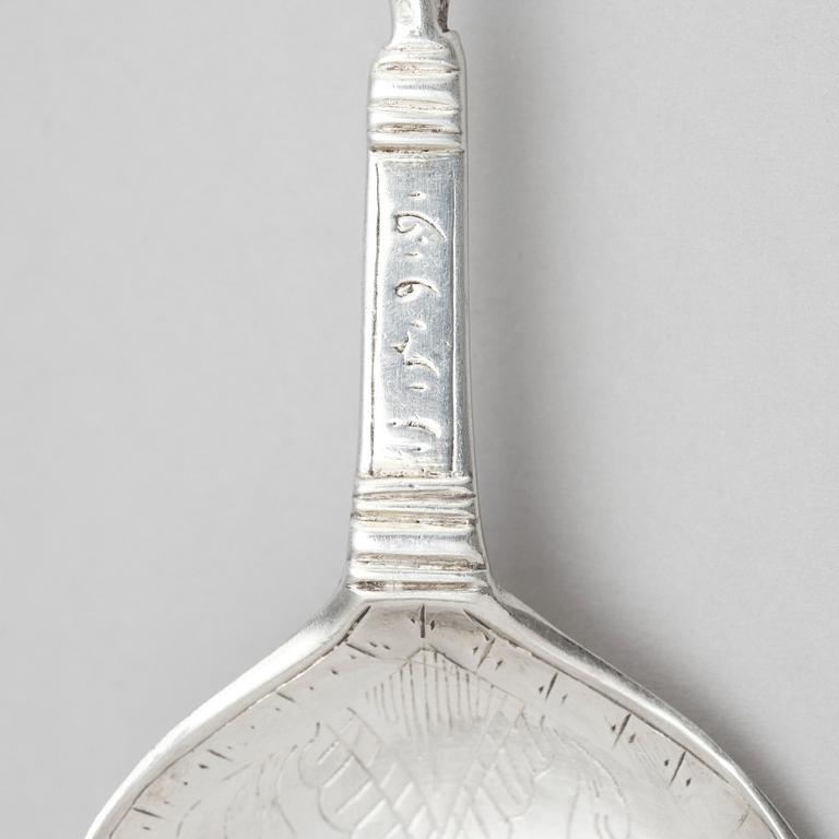 A Scandinavian 16th century silver spoon, unknown maker.