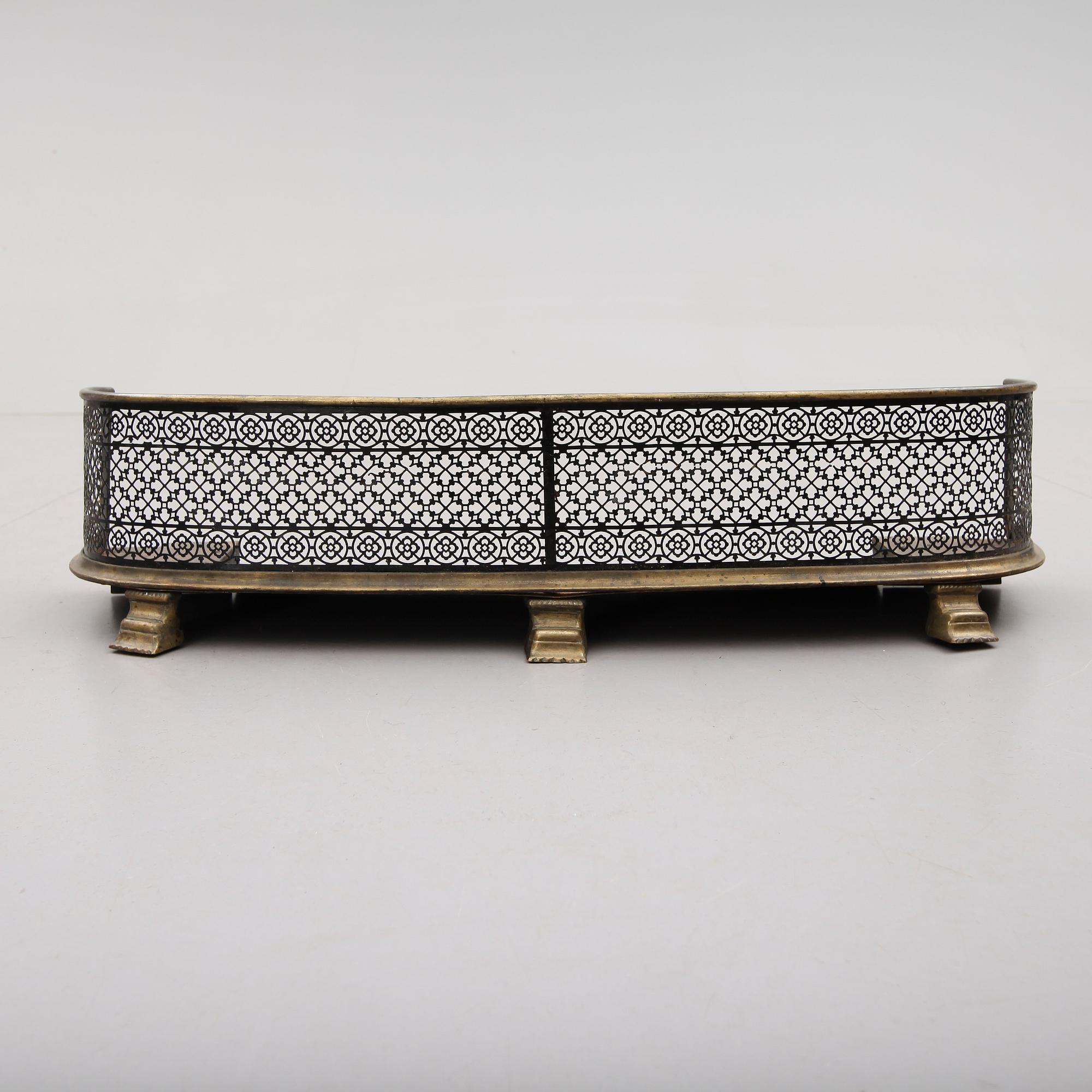 BRASSKYDD, viktoriansk, England, 1800-talets andra hälft.