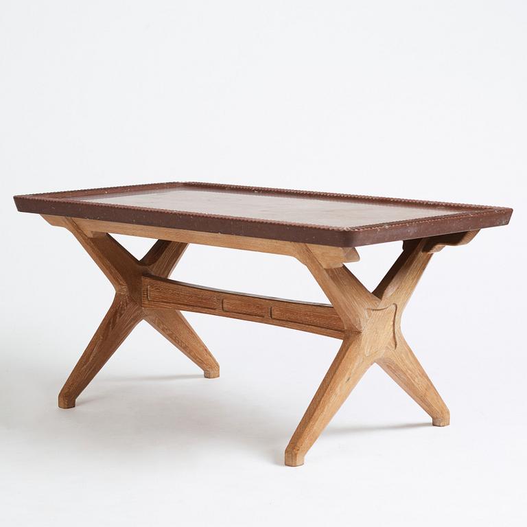 Nordiska Kompaniet, a Swedish Modern oak sofa table "NK Hantverk", Sweden 1947.