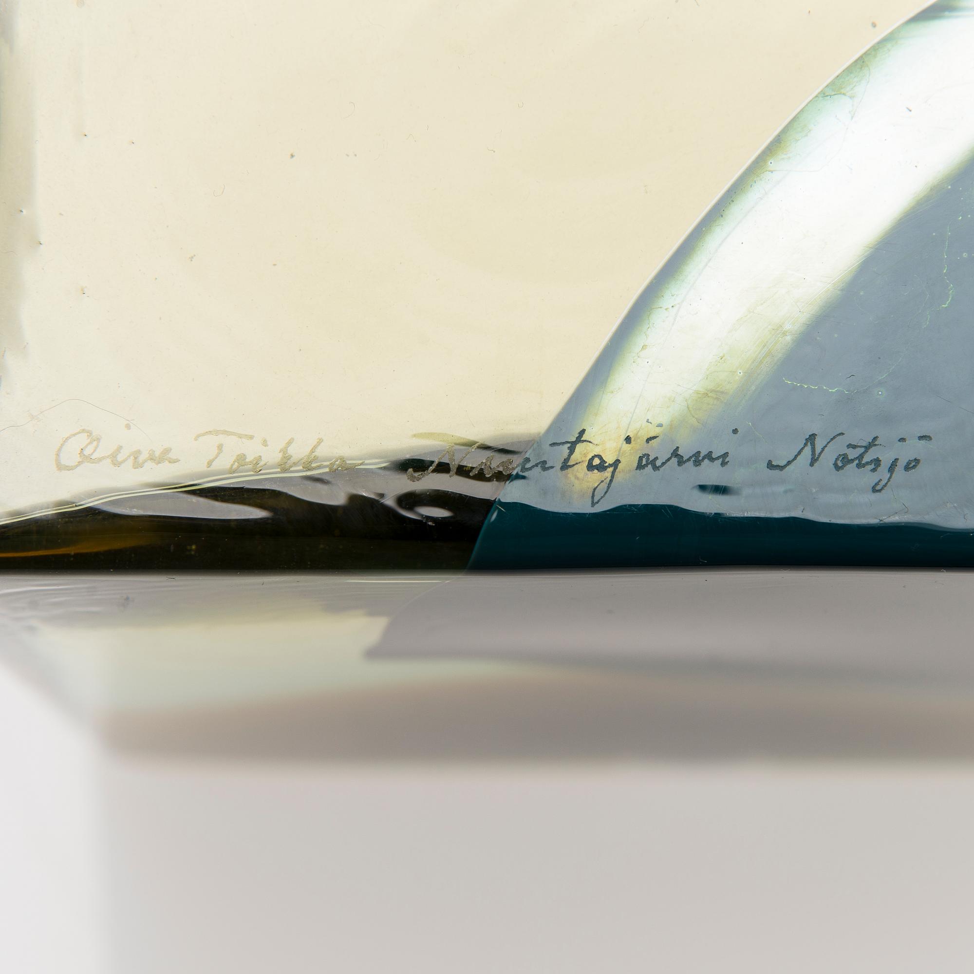 A 1980s glass vase signed Novart-maljakko 16. Oiva Toikka Nuutajärvi Notsjö.