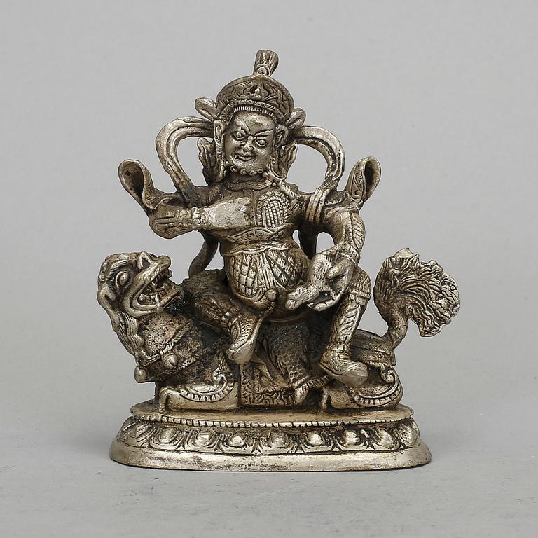 FIGURIN, vitmetall, "Vaishravana" Kina/Tibet 1900-tal.