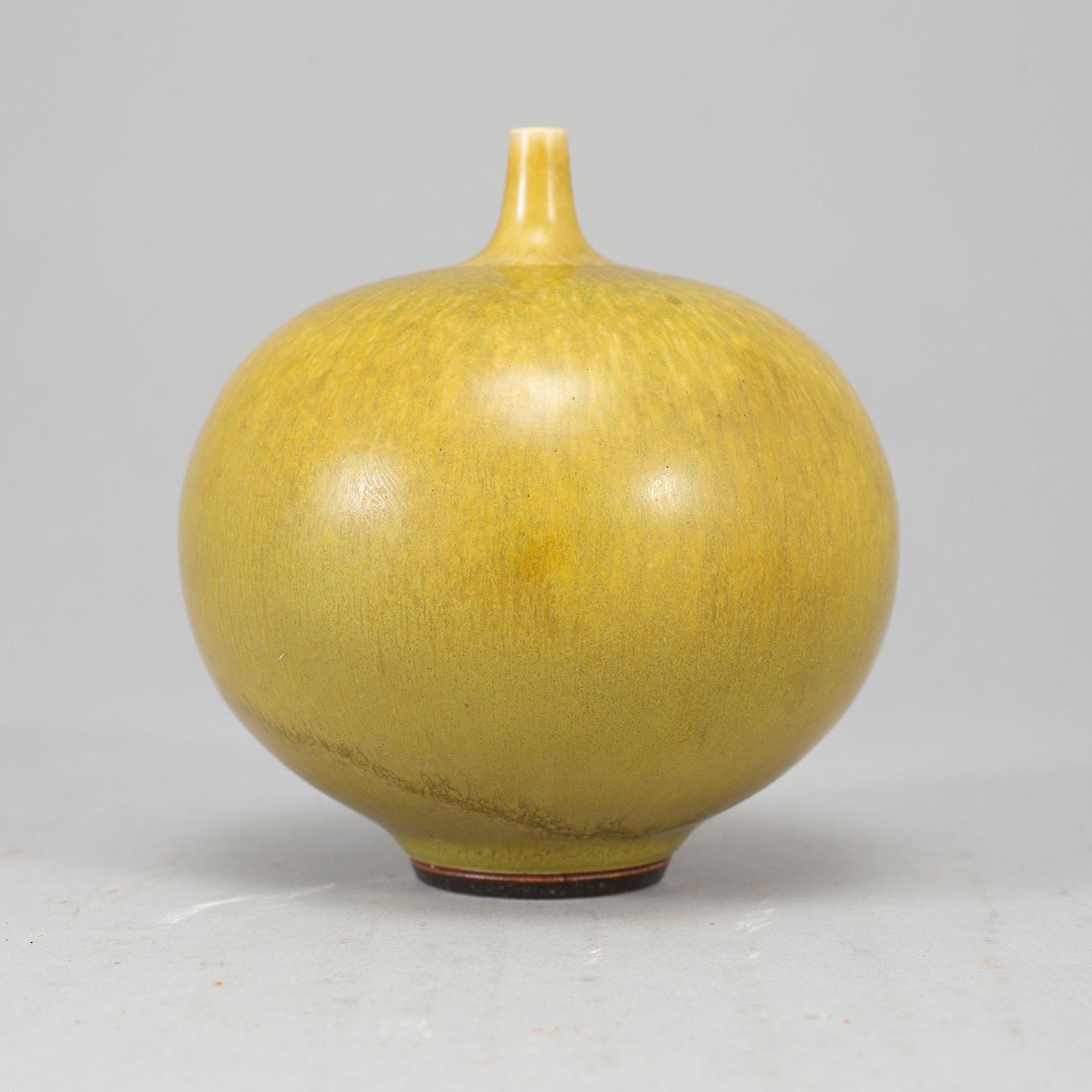 BERNDT FRIBERG, a stoneware vase, Gustavsberg studio, Sweden.