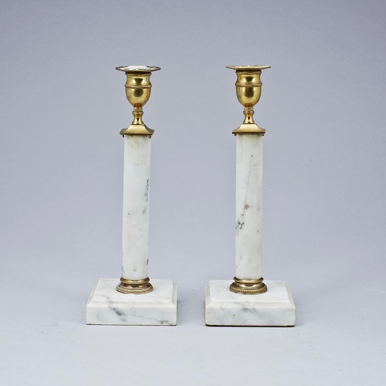 LJUSSTAKAR, ett par, gustaviansk stil, 1800-tal.