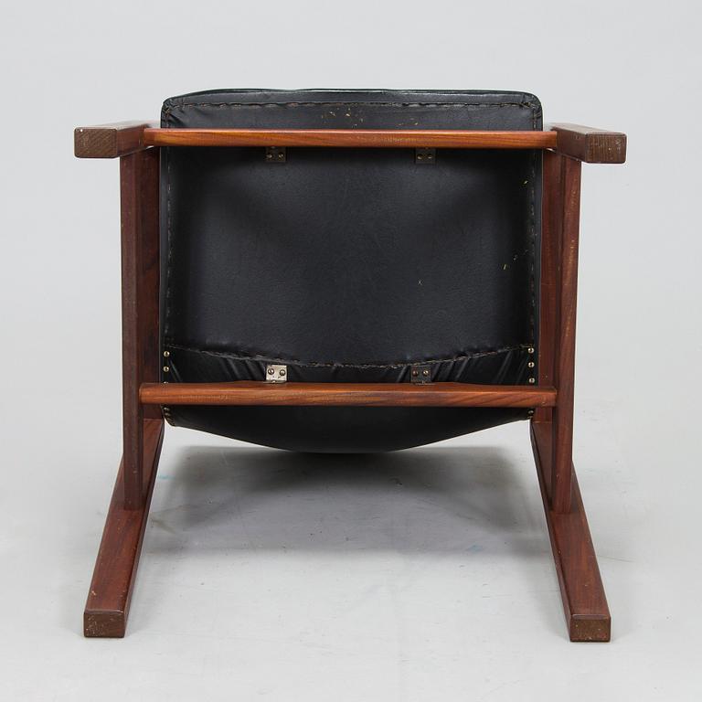 Carl Gustaf Hiort af Ornäs, nojatuoli, "Hamlet", Puunveisto Oy - Träsnideri Ab, 1960-luku.