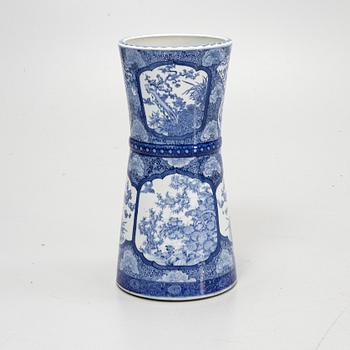 A porcelain floor vase, Japan early 20th century.