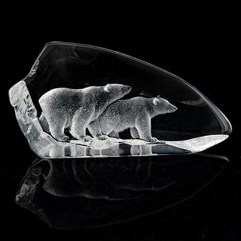 Mats Jonasson, two glass polar bears, Målerås, Sweden.