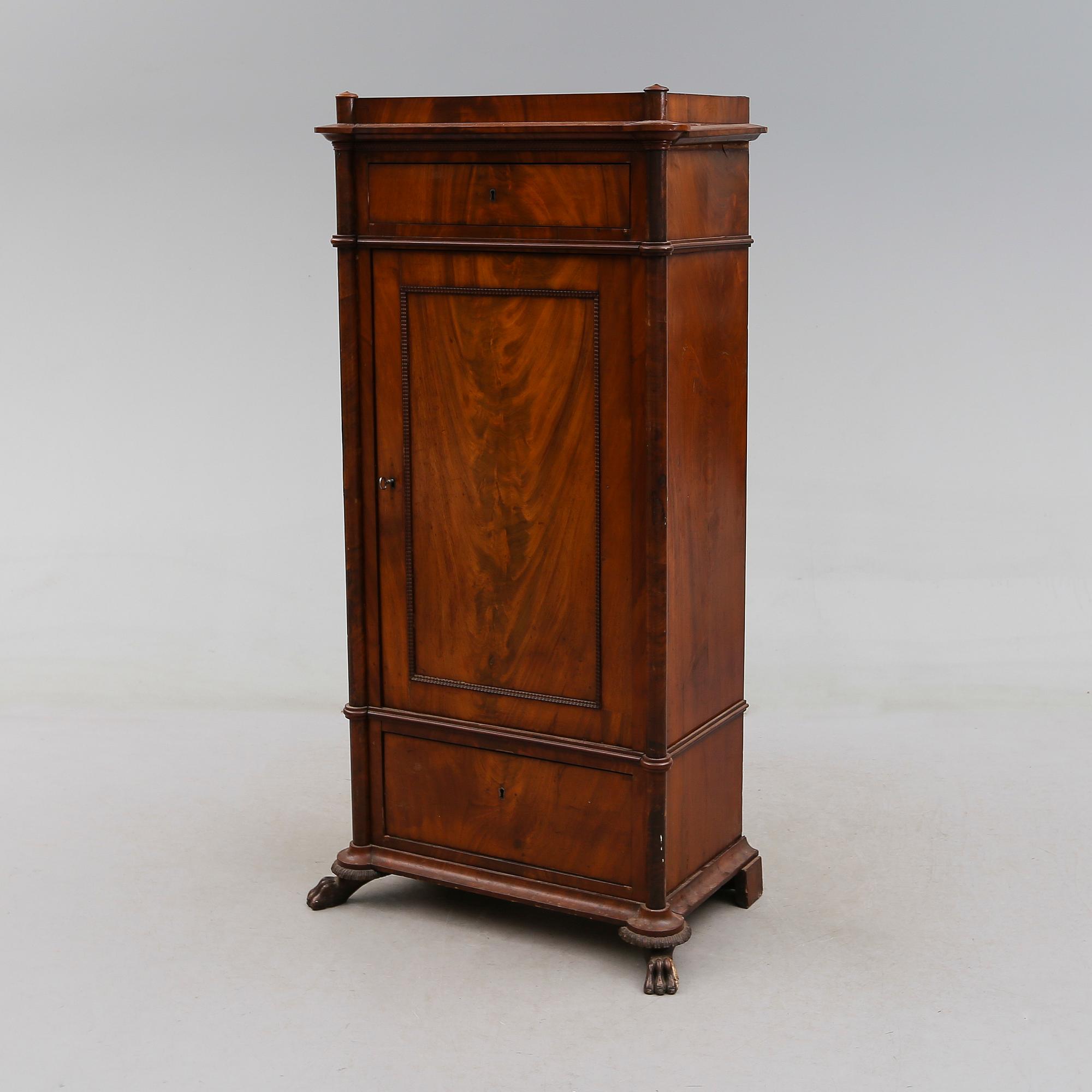 SKÅP, senempire, 1800-talets mitt.