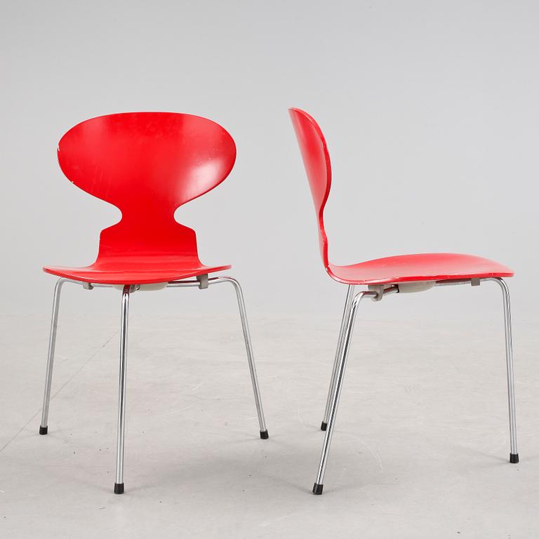 STOLAR, ett par, "Myran", Arne Jacobsen, Fritz Hansen, Danmark, 1974/ 1992.