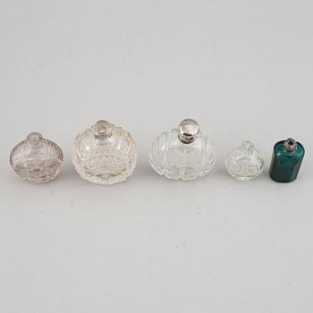 Five glass snuff bottles, 18th/19th century.