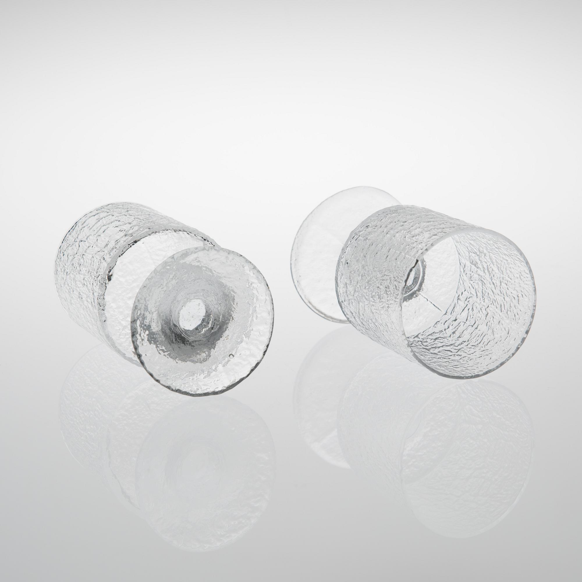 TIMO SARPANEVA, "Senaattori"-glas, 27 st, TAPIO WIRKKALA, "Paadar"-glas, 9 st, Iittala.