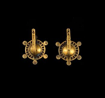 EARRINGS. СЕРЬГИ, ПАРА. Золото 56 пр., Русские клейма, кабошон кораллы, бриллианты, ок. 2,20 кар., Вес 11 гр.