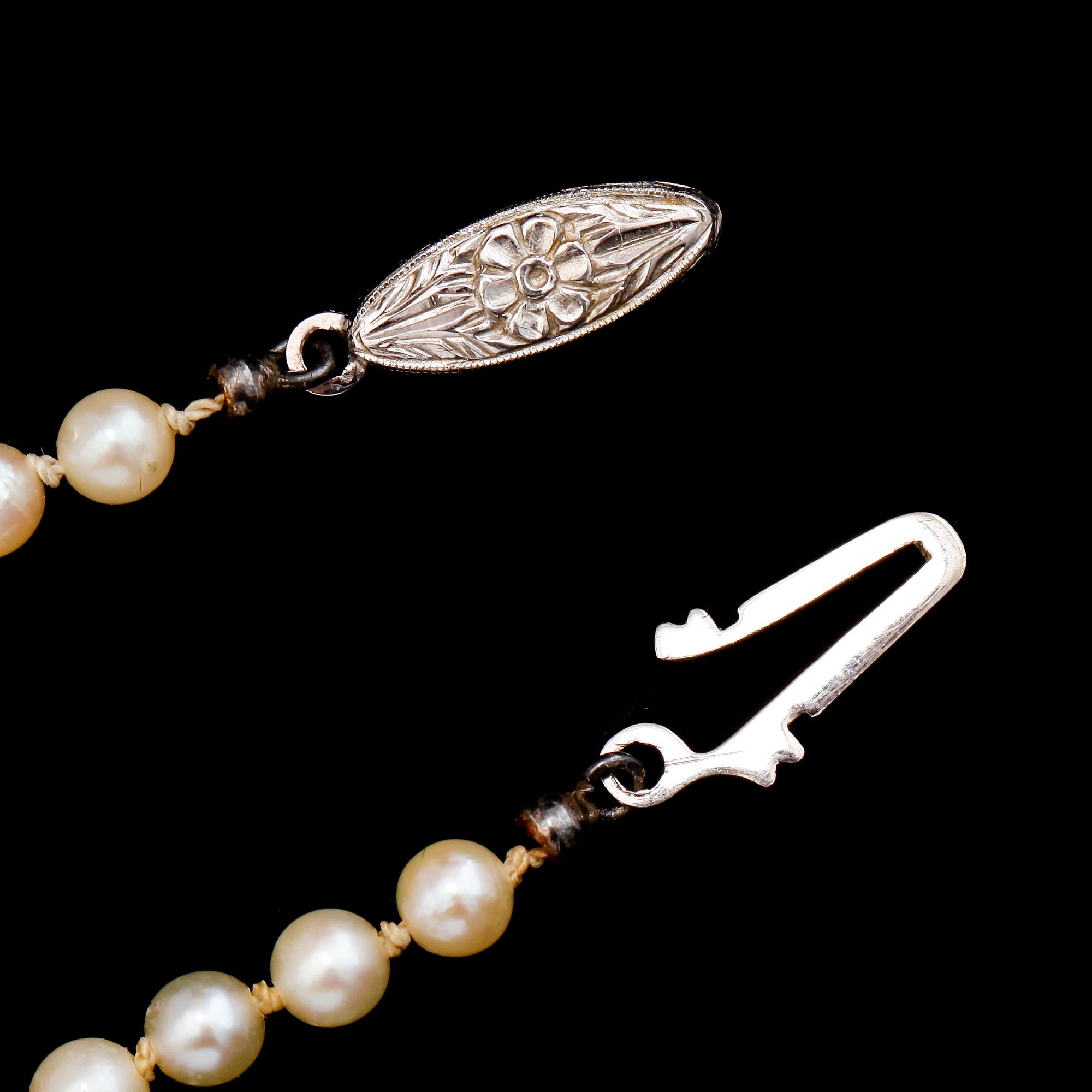 PÄRLCOLLIER, odlade pärlor, lås 18K vitguld.