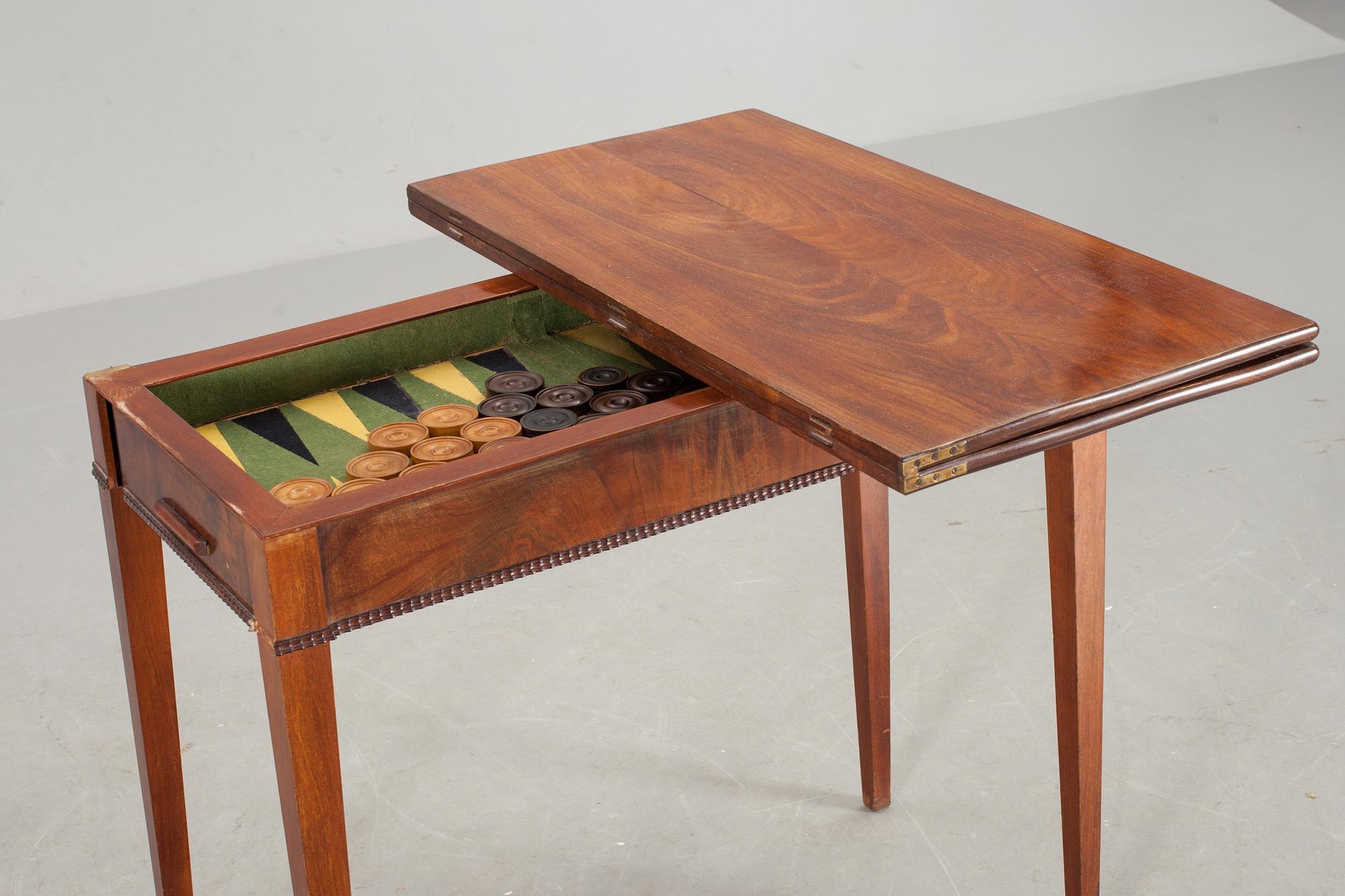 SPELBORD, gustaviansk stil, 1900-tal.