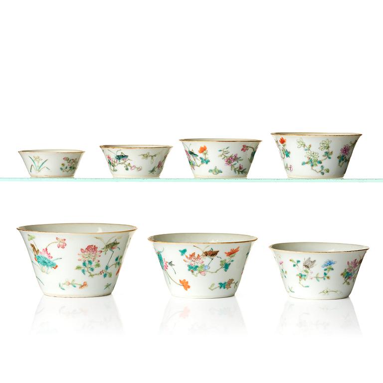 A set with seven famille rose bowls, Qing dynasty, 19th Century.