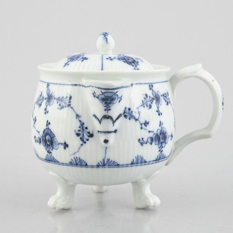 Gräddanna med lock, porslin, "Musselmalet", Royal Copenhagen, sent 1700-tal.