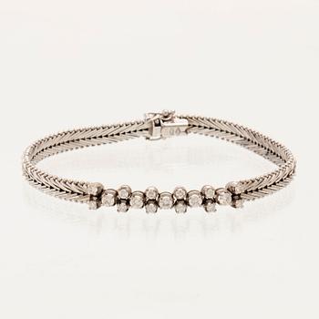 Bracelet 18K white gold with round brilliant cut diamonds.