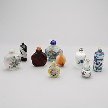 SNUSFLASKOR, 9 st, bla porslin, 1900-tal.
