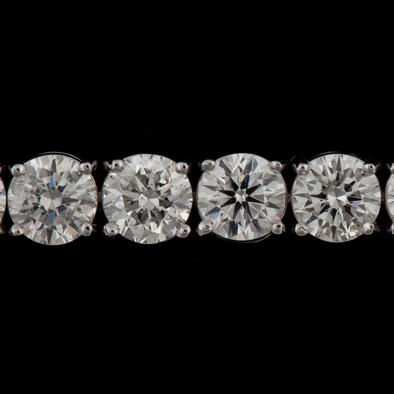 A brilliant-cut diamond bracelet, total carat weight 9.15 cts. Quality H/SI.