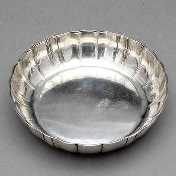 SKÅL, silver, CG Hallberg, Stockholm, 1935. Vikt ca 250g.