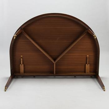 Matbord, sent 1900-tal.