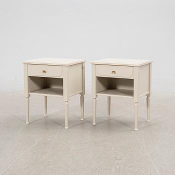 Bedside tables, 1 pair, 21st century.