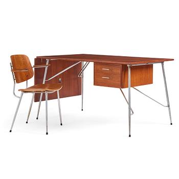 381. Børge Mogensen, a teak desk and chair, Søborgs Møbelfabrik, Danmark 1950s.