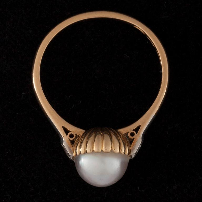RING och ÖRHÄNGEN, 18K guld, pärlor, diamanter. Vikt totalt ca 7,2 g.