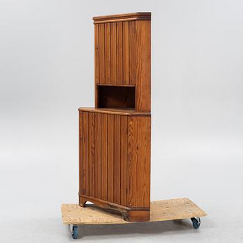 Göran Malmvall, attributed, a pine corner cabinet, Karl Andersson & Söner, mid 20th century.