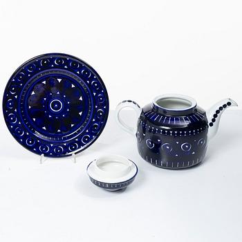 Ulla Procopé, a 25-piece tea service, 'Valencia', Arabia, Finland.