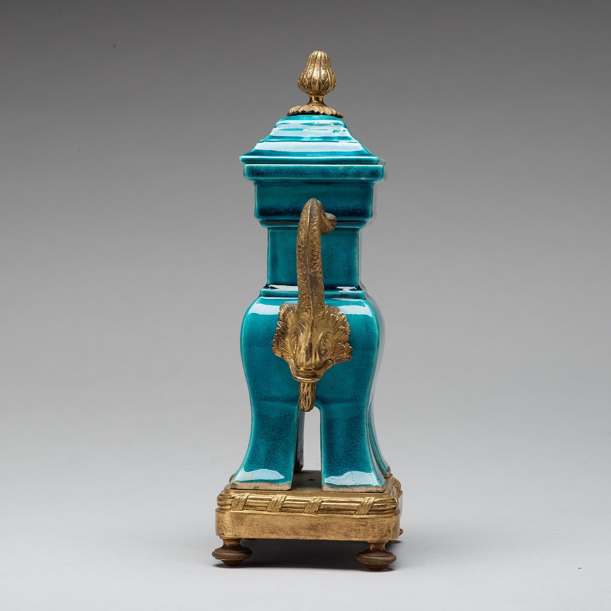 VAS med LOCK, porslin. Qingdynastin, Kangxi (1662-1722).