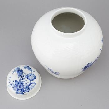 A ROYAL COPENHAGEN PORCELAIN JAR AND COVER.