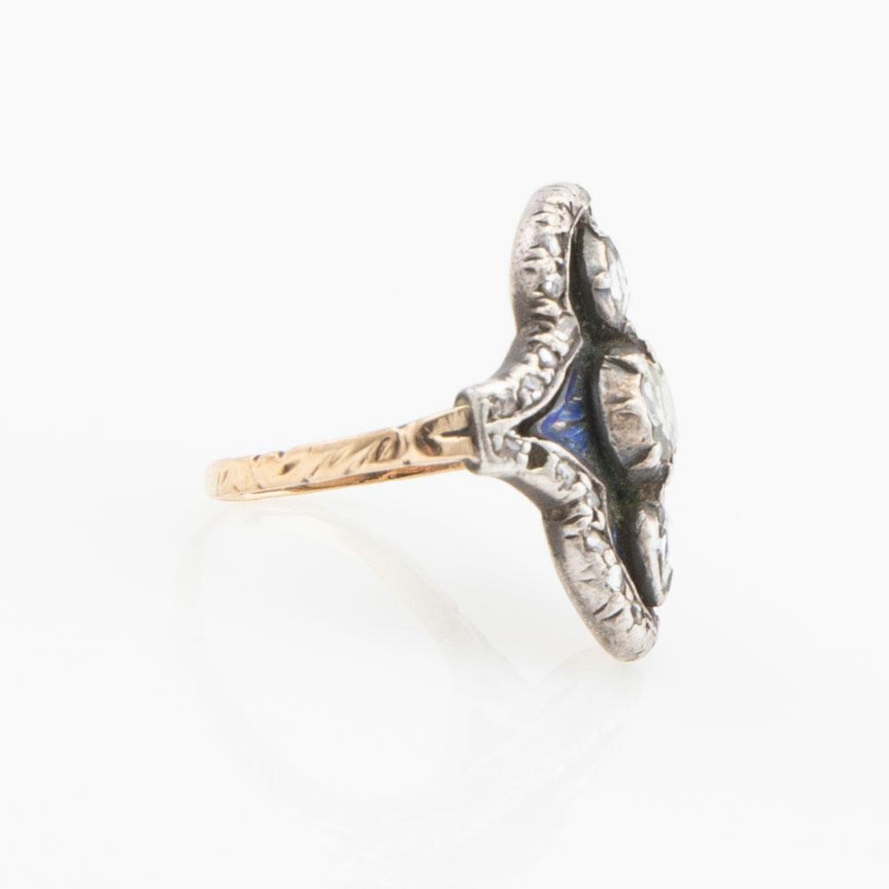 Ring, 18K gold and enamel, set with brilliant-cut diamonds.