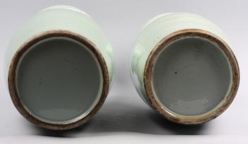 GOLVURNOR, 2 st, porslin. Kina.