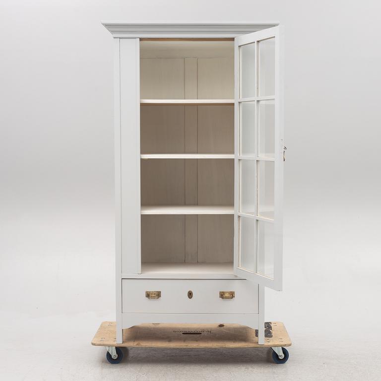 Display cabinet, first half of the 20th century.