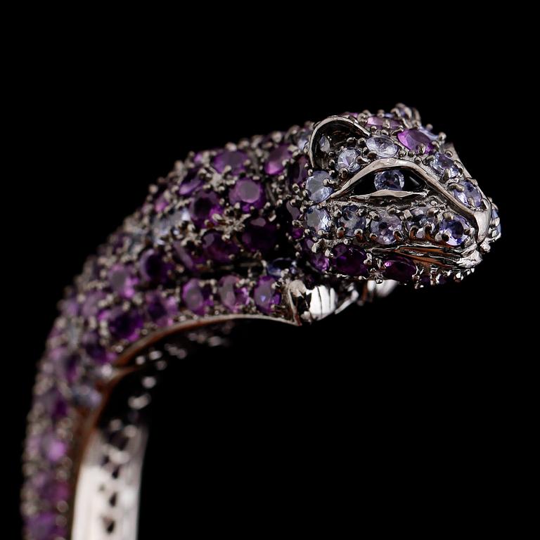 ARMBAND, sterlingsilver, tanzaniter samt ametister ca 60.00 ct.